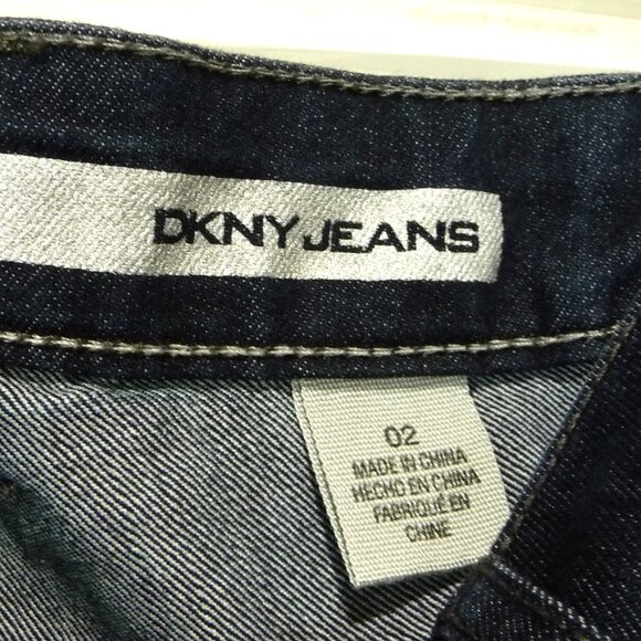 DKNY MERCER ST. BOOT CUT JEAN SIZE 2 - Picture 3 of 7
